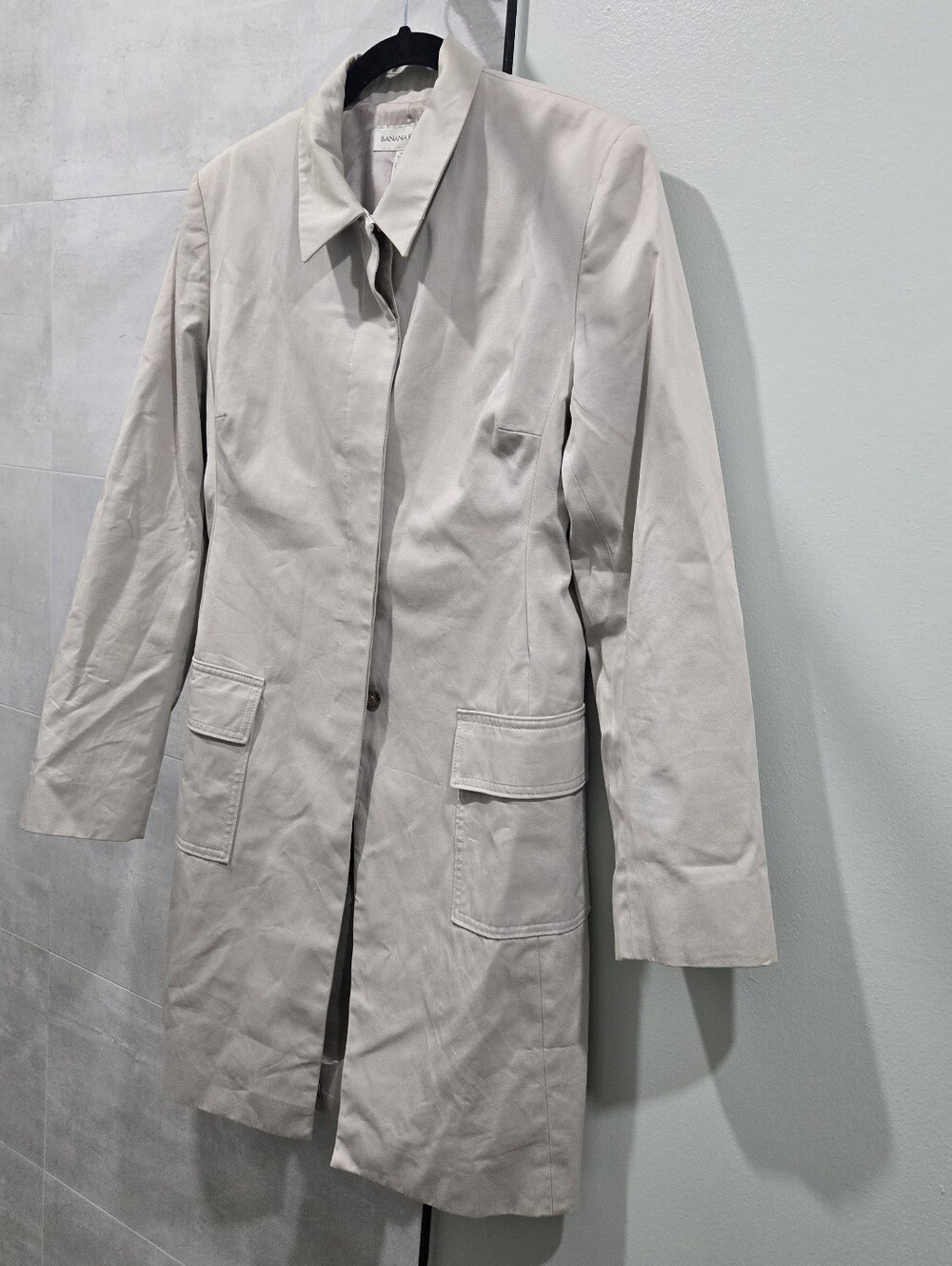 Like New! Banana Republic Trench Coat - Size L